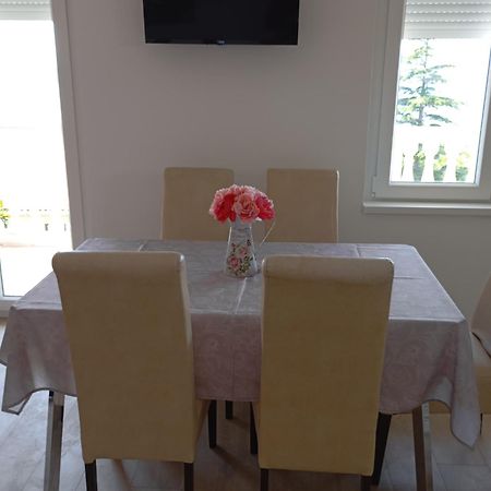 דירות אומיסאליי House Daniela מראה חיצוני תמונה