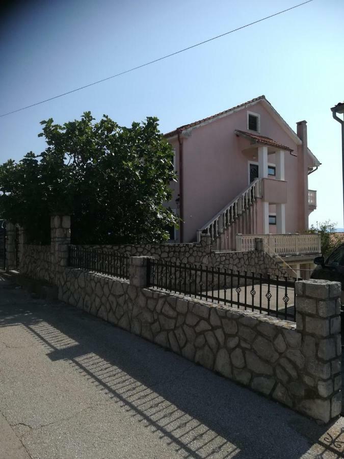 דירות אומיסאליי House Daniela מראה חיצוני תמונה